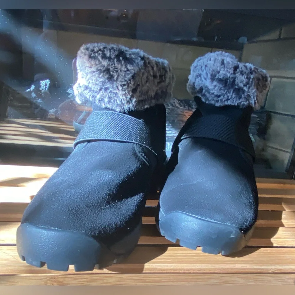 Nike NWOT Sz-8.5n Black Winter Boots w/Soft Warm Fur Lining-Elegant🖤Black & Tan👢